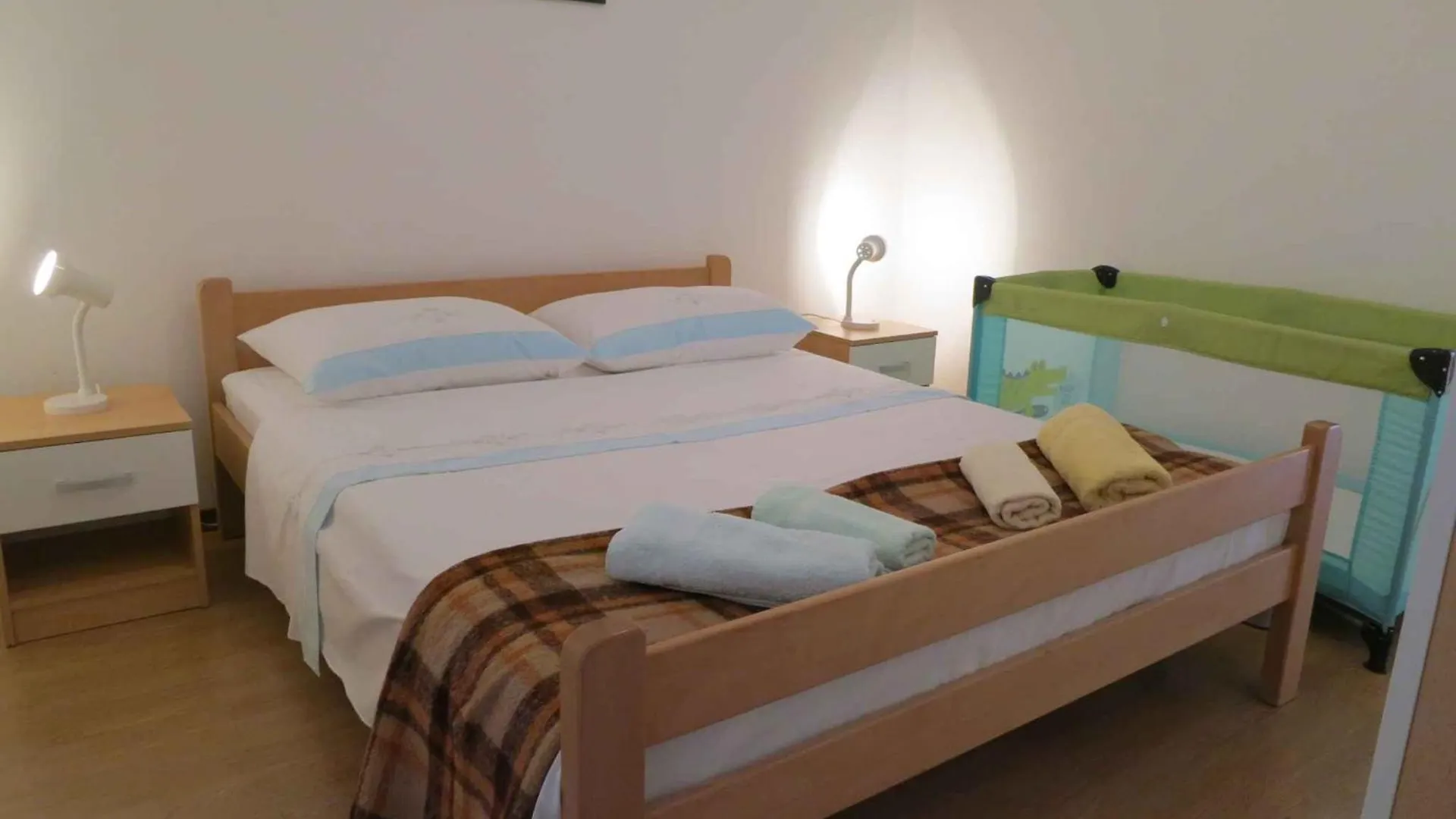 Apartments In Malinska/Insel Krk 14439