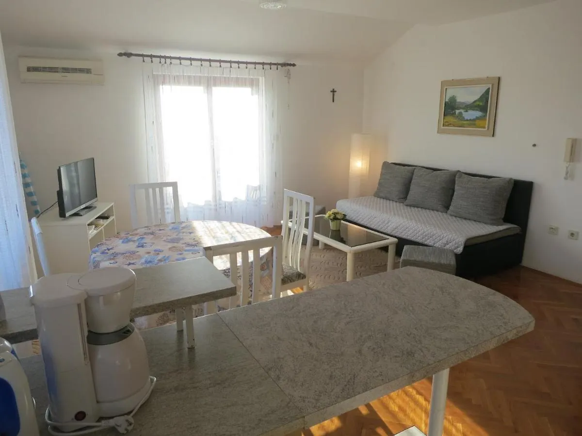 Apartments In Malinska/Insel Krk 14439 Malinska