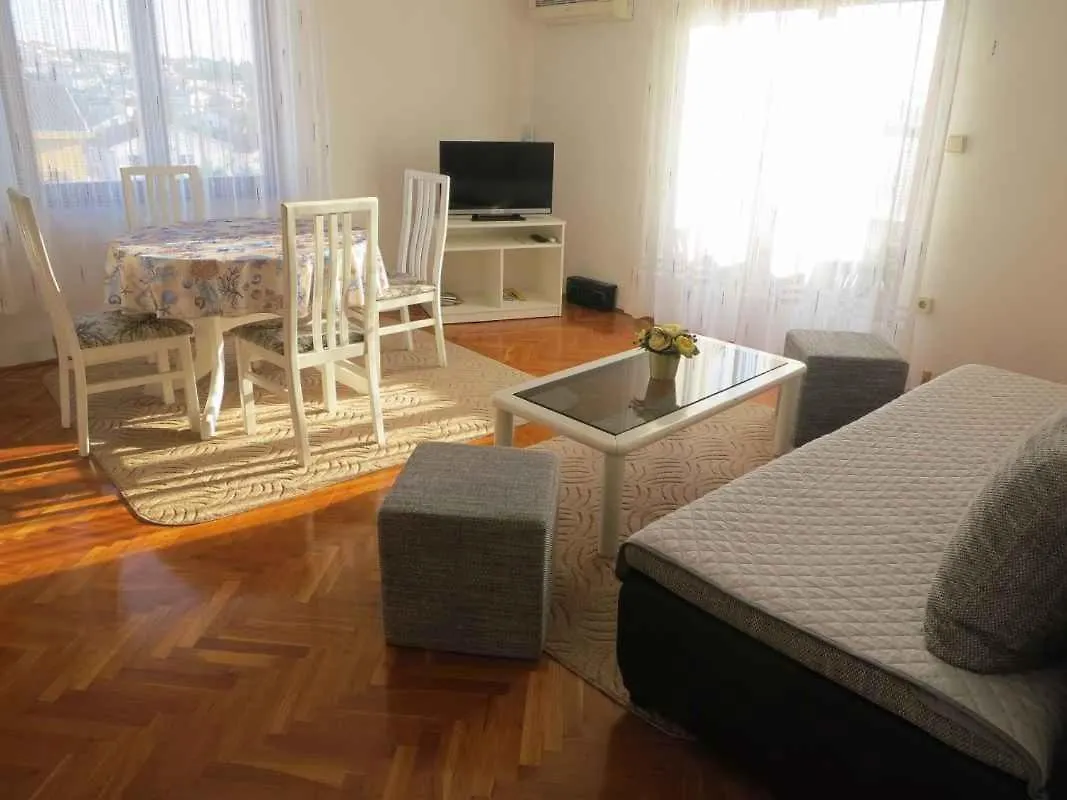 Apartments In Malinska/Insel Krk 14439 Malinska